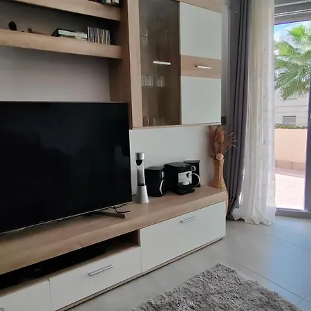 Amalia 25 - Sauna, Jacuzzi & Heated Pool Appartement *
